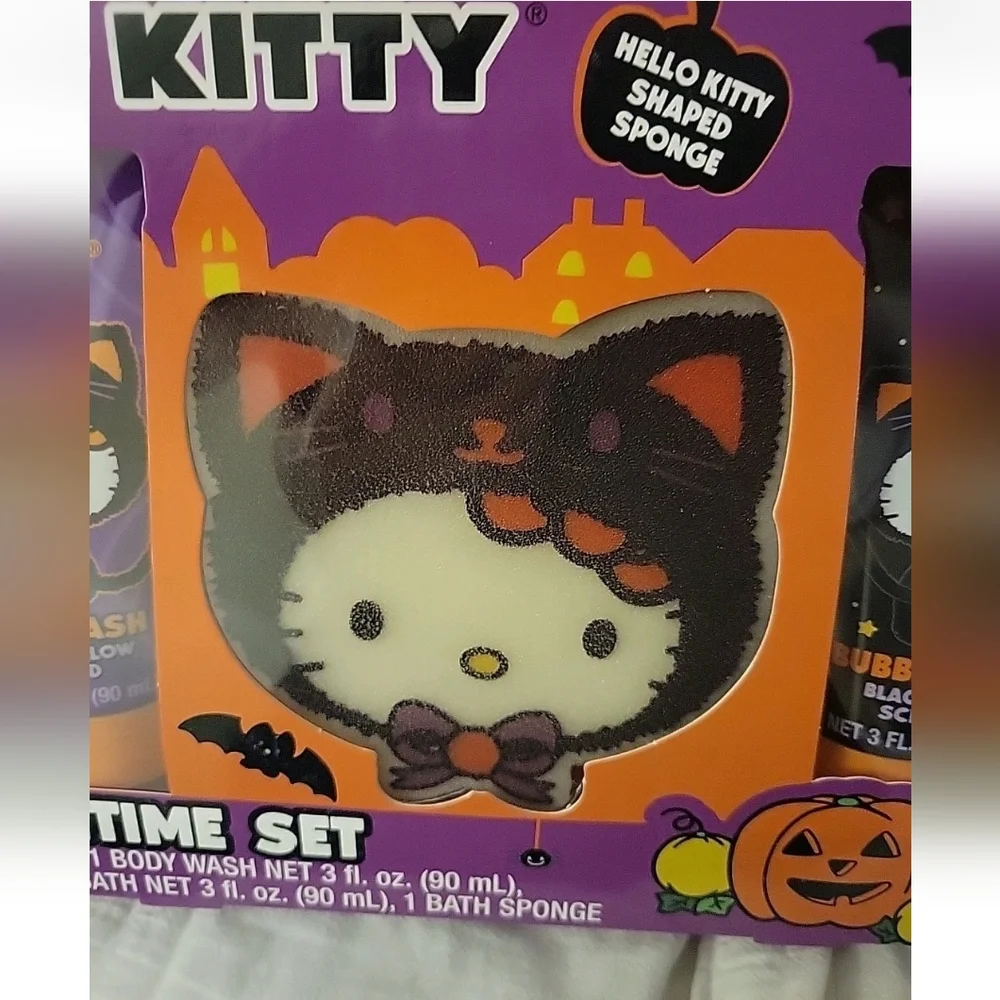 NEW HELLO KITTY BATH TIME SET HALLOWEEN BODY WASH BUBBLE BATH SPONGE HOLIDAY